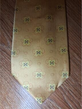 NEW Jos A Bank Silk Tie Gold Floral Made in Italy Wide